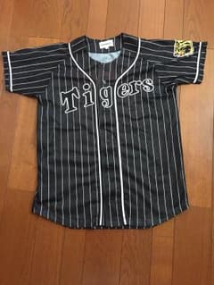 阪神タイガースのユニホーム(黒)のサムネイル