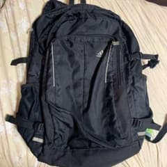 adidasのバックパックの中古 リュックのサムネイル
