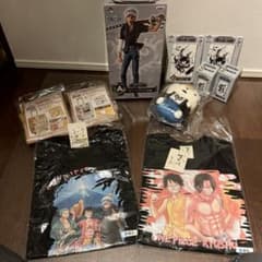모두 신품 미개봉 ONE PIECE T 셔츠, 피규어 등 상품 세트