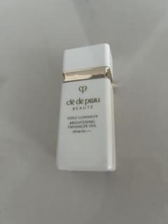 clé de peau Brightening Enhancer Veilのサムネイル
