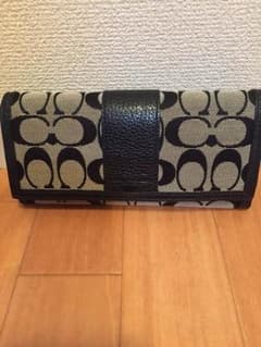 COACHの長財布のサムネイル
