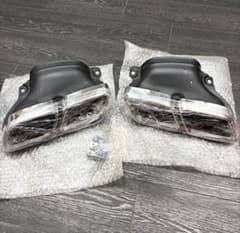 AMGロゴ入り　AMGスタイルマフラーカッター　4本出し AMGロゴ入り AMGスタイルマフラーカッター 4本出し - メルカリ