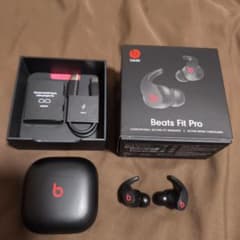 ワイヤレスイヤホン Beats Fit Pro ブラックのサムネイル