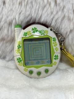 【動作確認済み】祝ケータイかいツー！たまごっちプラス　ほわいとくろーばーのサムネイル