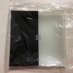 ジバンシーのお皿のサムネイル