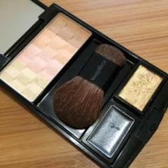 マキアージュ フェイスパウダー ハイライトのサムネイル