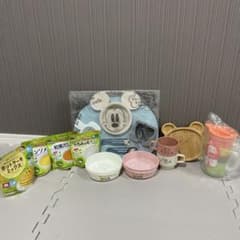 【大変お買い得】ミッキーマウス ベビー用食器・エプロンセット ヘアブラシ＆コームのサムネイル