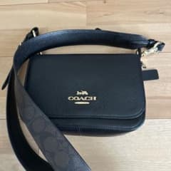 お値下げCOACH レザーショルダーバッグ ブラック 斜めがけのサムネイル