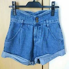 美品未使用 リリーブラウン デニム ショートパンツ！！のサムネイル