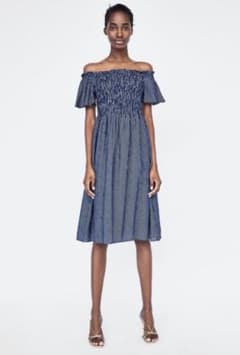 ZARA ストライプ柄 オフショルダーワンピースのサムネイル