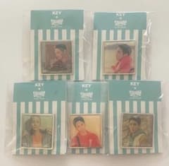 SHINee World J 限定 KEY ピンバッジ 5個 - メルカリ