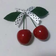 さくらんぼバレッタ♡のサムネイル