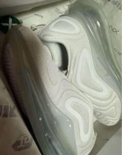 NIKE AIR MAX 720 ホワイト スニーカーのサムネイル
