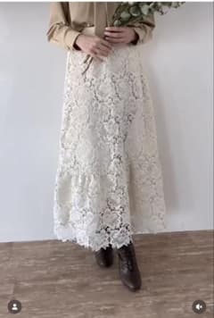 【美品】areeam花曇りの下で見つけたレーススカート　ロングスカート　白のサムネイル