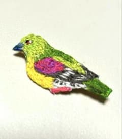 野鳥　刺繍ブローチ　アオバトのサムネイル