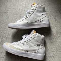 NIKE BLAZER MID 77 VNTG ホワイトのサムネイル