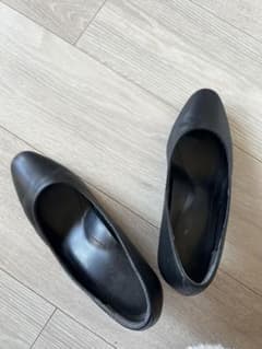 【値下げ】黒いパンプスのサムネイル