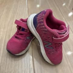 New Balance キッズ スニーカー ピンクのサムネイル