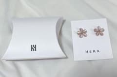 HERA ピアス　おまけ　ノベルティのサムネイル