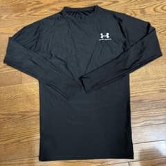 美品　アンダーアーマー　UNDER ARMOUR サッカー　シャツ　Ｓサイズのサムネイル