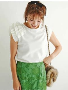 専用。新品タグ付き!!Myu ミュー アシンメトリーフリルTシャツのサムネイル