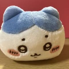 ちいかわ寝そべりぬいぐるみガチャ　ハチワレのサムネイル