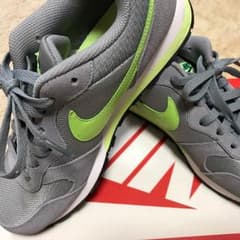 NIKE スニーカーのサムネイル