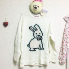 うさぎさん白ニットのサムネイル
