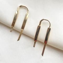 GIVENCHY ジバンシィ ユーロック ロック ピアス レディース 金 - メルカリ