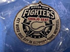 ★日本ハムファイターズ★新庄剛志　2005 新庄シート記念ピンバッジ ピンバッチのサムネイル