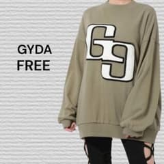 GYDA》GGサガラCREW NECKスウェットTOPS ベージュ - メルカリ