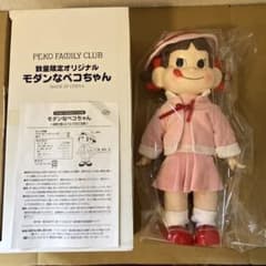 モダンなペコちゃん フィギュア 人形 不二家 - メルカリ