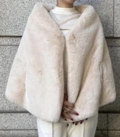新品・未使用 タグ付き】 JENNE リッチボリュームファーケープ