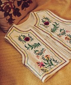 【限定値下げ中‼️】【新品未使用】Freada/フリーダ 刺繍キルトベストのサムネイル