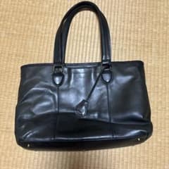 黒いレザートートバッグのサムネイル