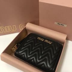 【majison様 専用 】miu miu コインケースのサムネイル