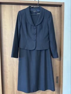 Thumbnail of エスコミュール　バックリボン濃紺スーツ11号