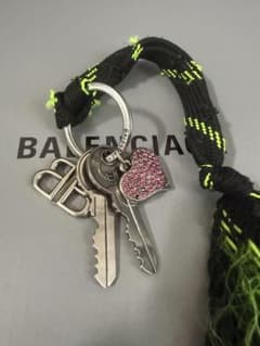 BALENCIAGA　チャーム シューレース BB BALENCIAGA チャーム シューレース BB - メルカリ