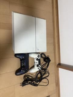 ホワイト PS4 本体 コントローラー2つのサムネイル