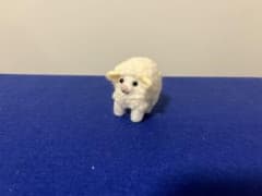 羊毛フェルト 羊の置物のサムネイル