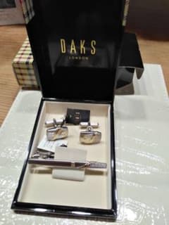 510様【DAKS】ネクタイピン、カフスのセット【新品未使用】のサムネイル