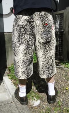 9090 King Logo Buggy Jorts バギージョーツ パイソン柄 9090 King Logo Buggy Jorts バギージョーツ パイソン柄 - メルカリ