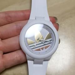 アディダス時計のサムネイル