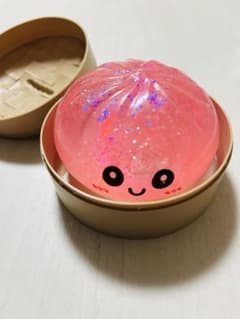 大人気！肉まんスクイーズ ピンクラメのサムネイル