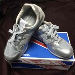 NB×UNITED ARROWS 別注スニーカーのサムネイル