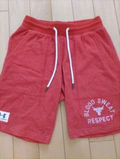 UNDER ARMOUR ショートパンツ ハーフパンツ レッド(美品)のサムネイル
