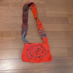 ハンドメイド ニットポシェット 渦巻き模様 オレンジのサムネイル