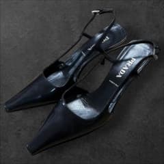 PRADA バックストラップ パテントレザー ハイヒール 35 1/2 - メルカリ