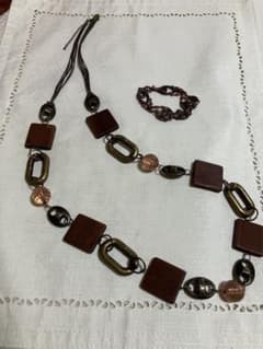 ブラウン ウッドネックレスとブレスレット のセット