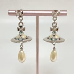 Vivienne Westwood｜タイニーパールドロップピアス／シルバー - メルカリ